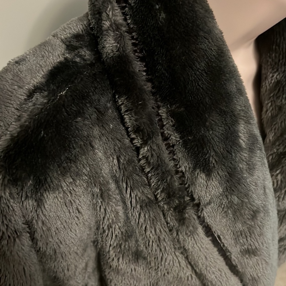 Plush Gray Robe - Picture 2 of 3